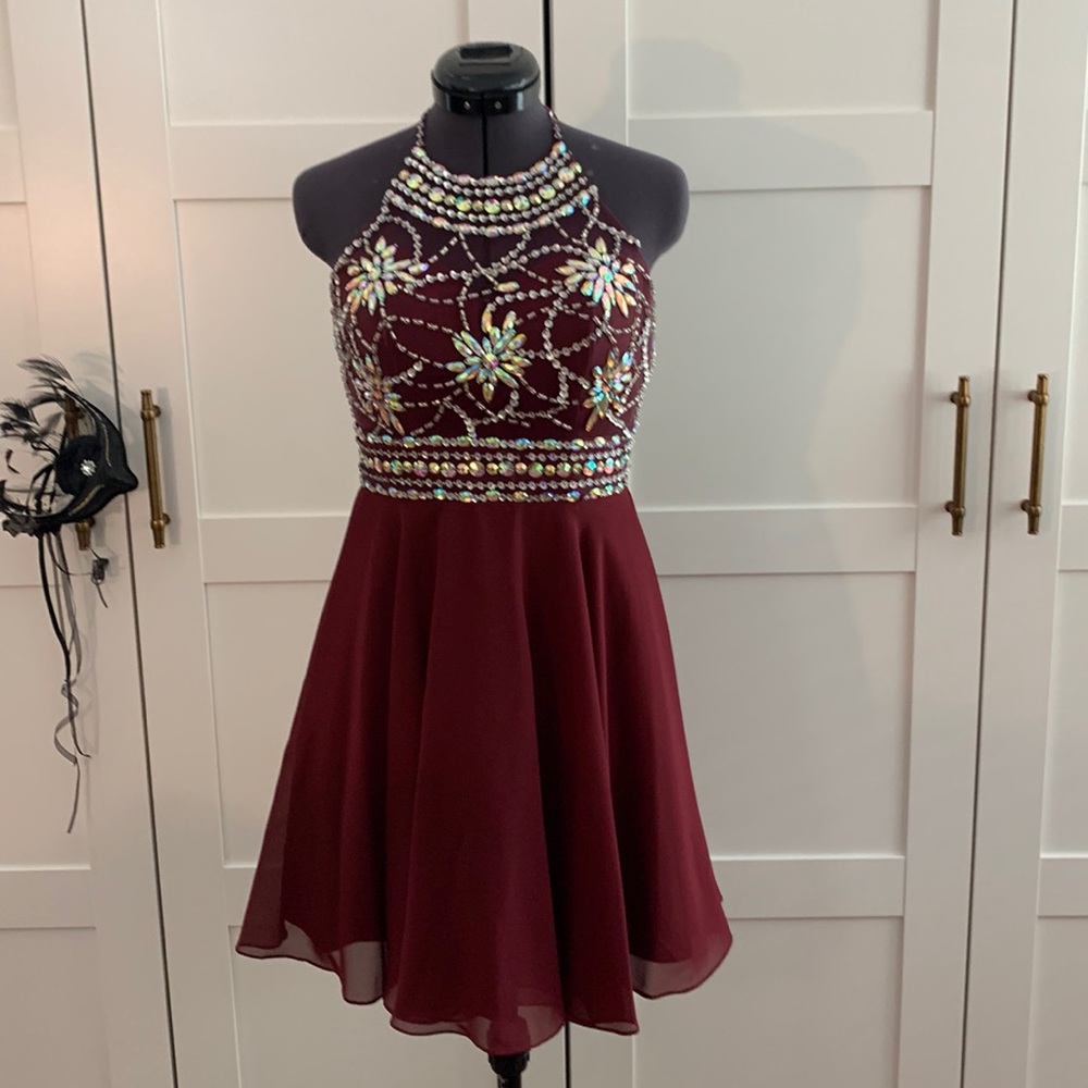 Prom Homecoming cocktail dress burgundy size 2
